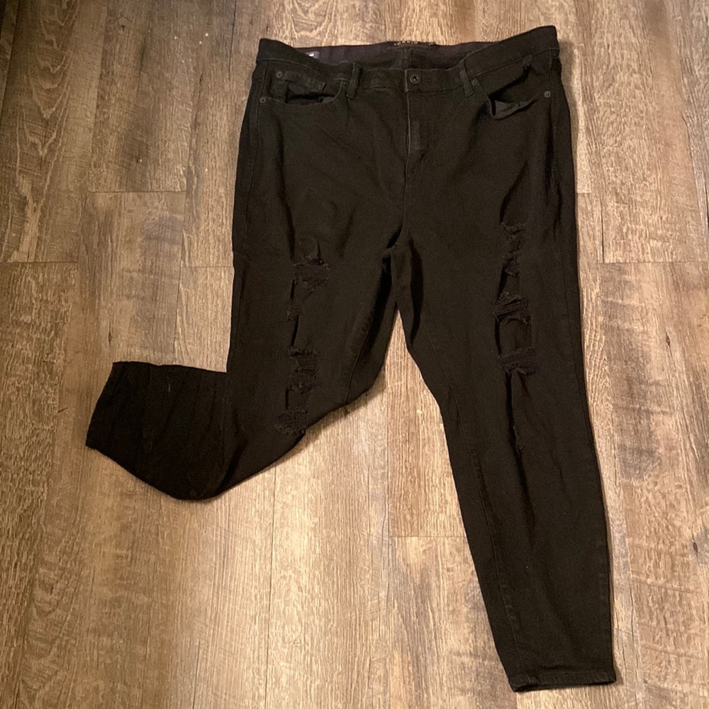 Torrid Ripped Skinny Jeans (Short)